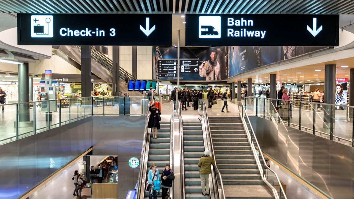 Der Flughafen Zürich ist ideal an den ÖV angeschlossen.
