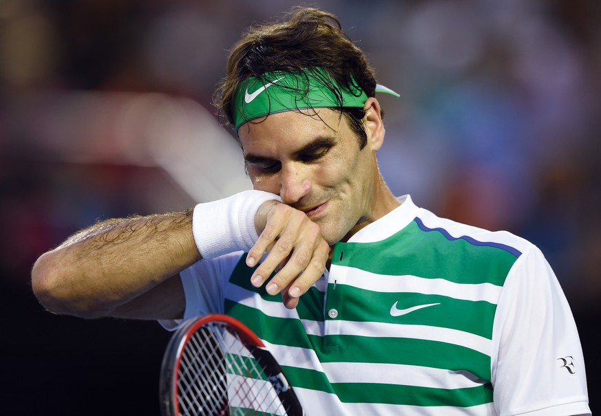 Mund abwischen und weiter geht's: Am Freitag sehen wird Roger Federer endlich wieder im Einsatz.