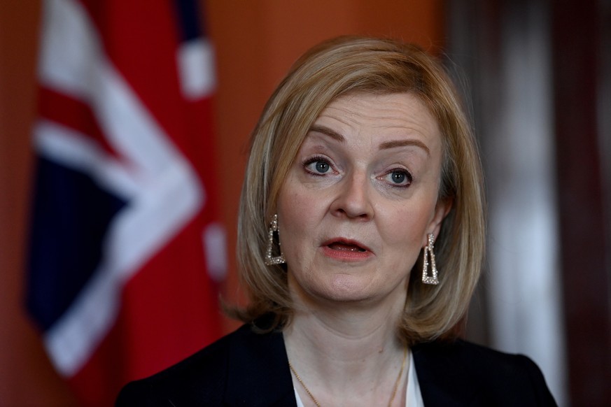 epa09699267 British Foreign Secretary Liz Truss delivers remarks ahead of Australia-United Kingdom Ministerial Consultations (AUKMIN) talks at Admiralty House, in Sydney, Australia, 21 January 2022. A ...