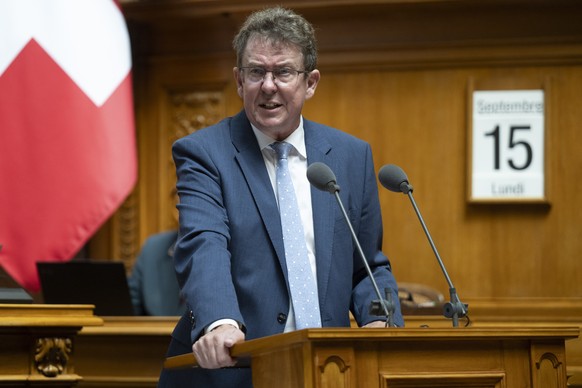 Bundesrat Albert Roesti spricht im Nationalrat an der Herbstsession der Eidgenoessischen Raete, am Montag, 15. September 2025, in Bern. (KEYSTONE/Peter Schneider)
