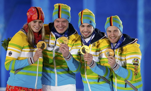 Viermal Gold für Deutschland: Die Rodler&nbsp;Natalie Geisenberger, Felix Loch, Tobias Wendl und Tobias Arlt.&nbsp;