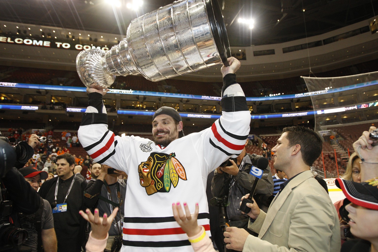 FILE - In this June 9, 2010, file photo, Chicago Blackhawks defenseman Brent Sopel lifts the Stanley Cup after the Blackhawks beat the Philadelphia Flyers 4-3 in overtime to win Game 6 of the NHL Stan ...