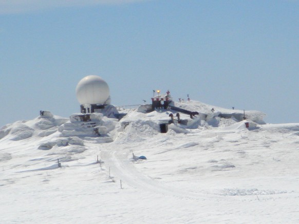 «Politiker sind zu verurteilen, nicht die Soldaten» – Militärexperte zum Golan-Massaker 
Ich war zwei Mal auf dem Hermon skitouren 2009 und 2010. Die UN Basis liegt auf dem Gipfel, nicht weit entfernt ...