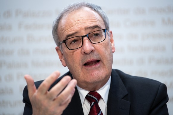 Bundespraesident Guy Parmelin spricht an einer Medienkonferenz, am Mittwoch, 24. November 2021, in Bern. (KEYSTONE/Peter Schneider)