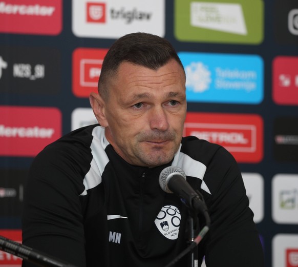 Euro 2024, Slowenische Nationalmannschaft, Base Camp in Wuppertal, 14.06.2024 - Milivoje Novakovic Slowenien Co Trainer bei der PK in Wuppertal *** Euro 2024, Slovenian national team, base camp in Wup ...