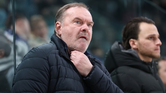 Head Coach Heinz Ehlers (SCB) waehrend dem Eishockeyspiel der National League zwischen den ZSC Lions und dem SC Bern, am Samstag, 17. Januar 2026, in der Swiss Life Arena in Zuerich.(Keystone/Manuel G ...