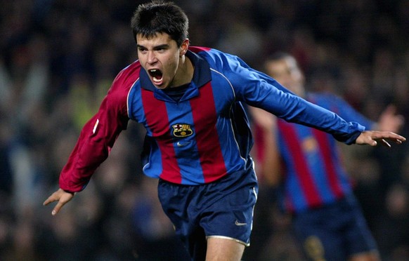 Barcelona&#039;s Argentinian Javier Saviola celebrates goal,With R. Sociedad during a league soccer match in Barcelona Wednesday Feb.6, 2002. (AP Photo/Cesar Rangel)