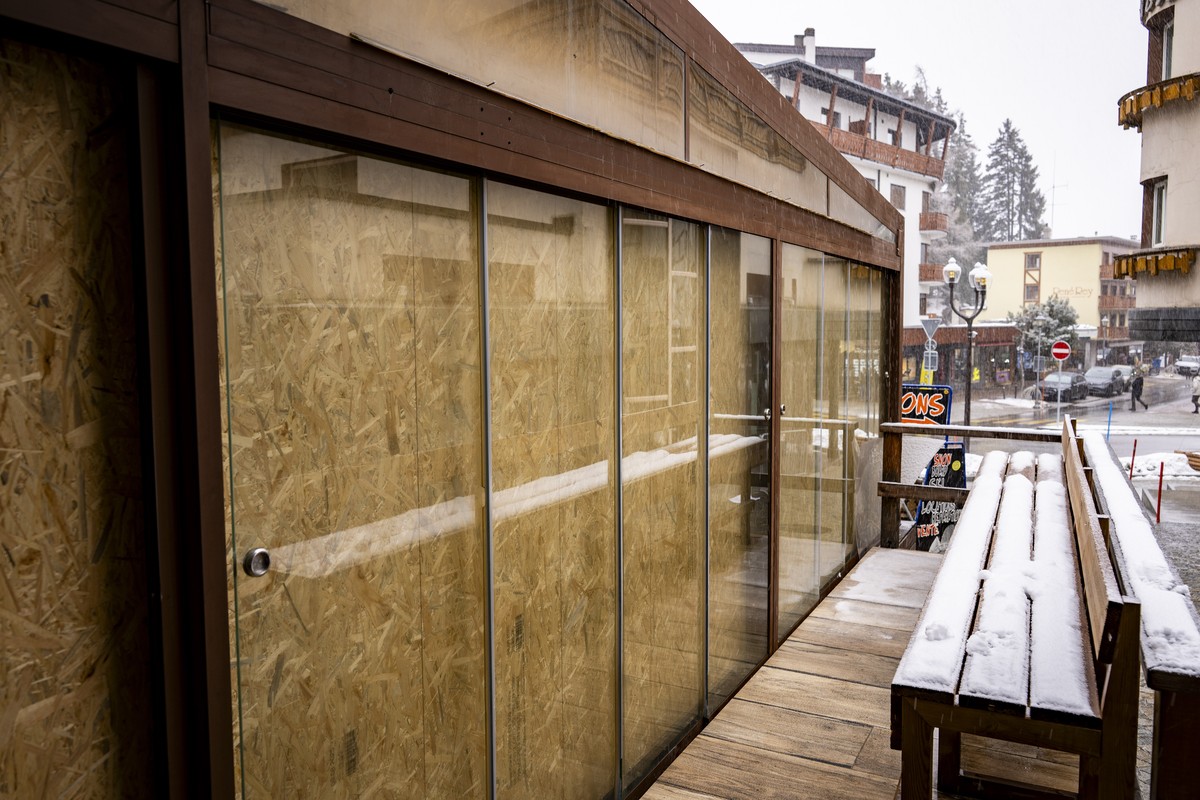 epa12687980 The terrace of the 'Le Constellation' bar after the fire at the bar and lounge in Crans-Montana, Switzerland, 28 January 2026. Swiss authorities have confirmed 40 fatalities, mos ...
