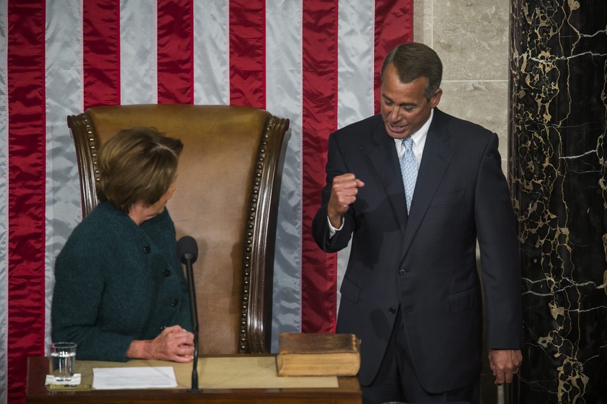 Geschafft: Der stets braun gebrannte Republikaner John Boehner wurde soeben zum «Speaker» des Repräsentantenhauses wiedergewählt. Die Demokratin Nancy Pelosi hatte das Nachsehen. Ihre Partei hat im He ...