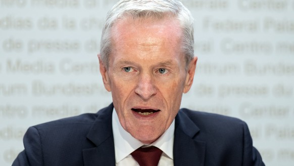 Werner Luginbuehl, Praesident der Eidgenoessischen Elektrizitaetskommission (ElCom), aeussert sich an einer Medienkonferenz ueber Gasreserve 2022 / 2023 und Vorbereitungsmassnahmen f