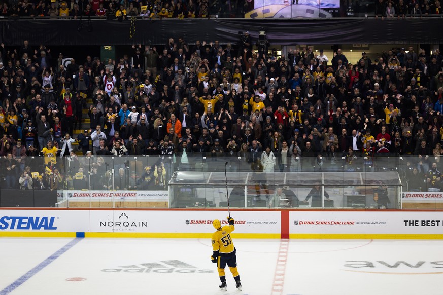 Nashville&#039;s Roman Josi waves to the crowd after the NHL Global Series Challenge ice hockey match between SC Bern and Nashville Predators at the PostFinance Arena in Bern, Switzerland, Monday, Oct ...