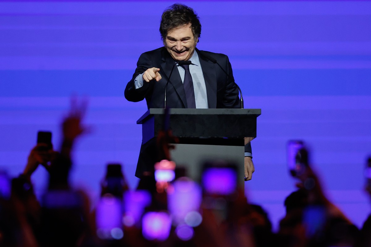 epa11757832 Argentina's president, Javier Milei, greets during the Conservative Action Political Conference (CPAC) in Buenos Aires, Argentina, 04 December 2024. Milei brought together during CPAC ...