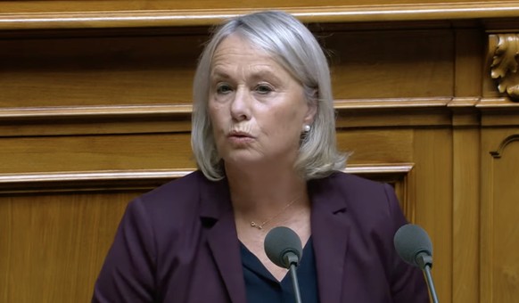 Elisabeth Schneider-Schneiter von der Mitte.