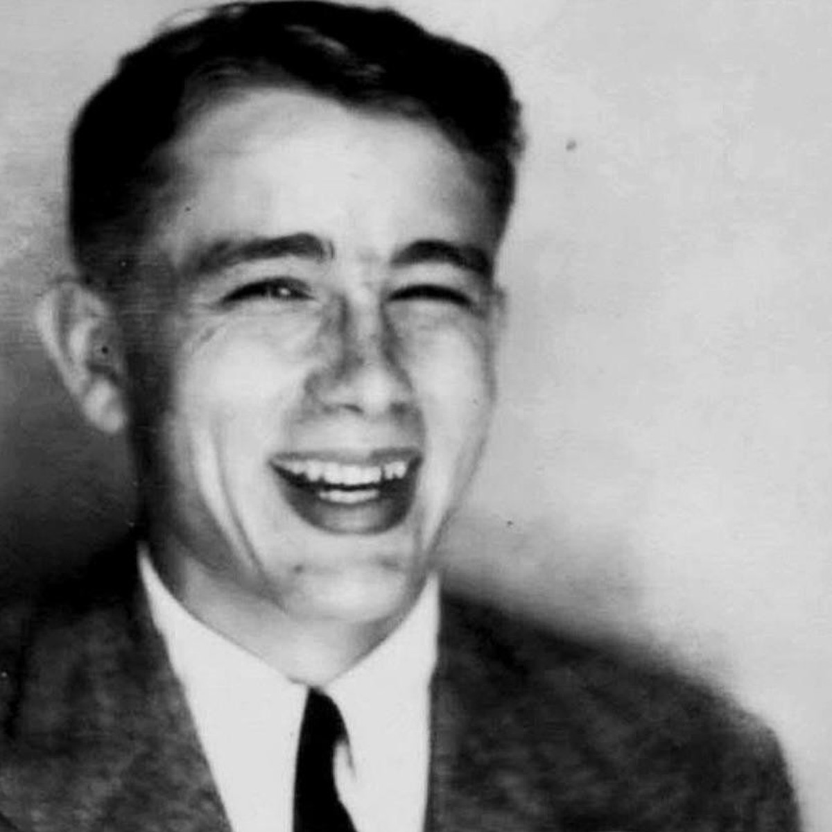 James Dean 1949 in Indianapolis, Indiana.

At the time, 18-year-old James Dean was a senior attending Fairmount High School in Fairmount, Indiana. He had dressed up in a suit, tie, and boutonnière on  ...