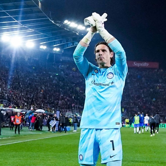 Bologna FC v FC Internazionale - Serie A TIM Yann Sommer of FC Internazionale celebrates the victory at the end of the serie A TIM match between Bologna FC and FC Internazionale at Stadio Renato DallA ...