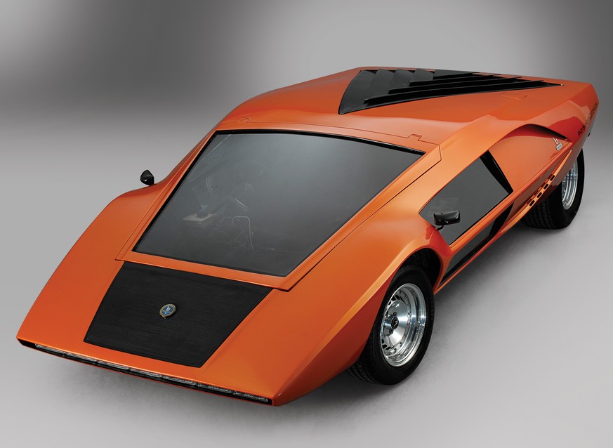 lancia stratos zero 1970 gandini http://gearheads.org/how-the-italians-helped-car-enthusiasts-through-the-1970s/cars_other_bertone-lancia-stratos-zero-concept_81013/