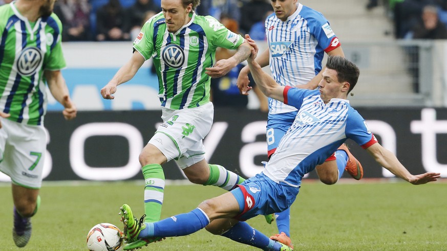Packt die Schere aus: Fabian Schär spielte gegen Wolfsburg im zentralen Mittelfeld.&nbsp;