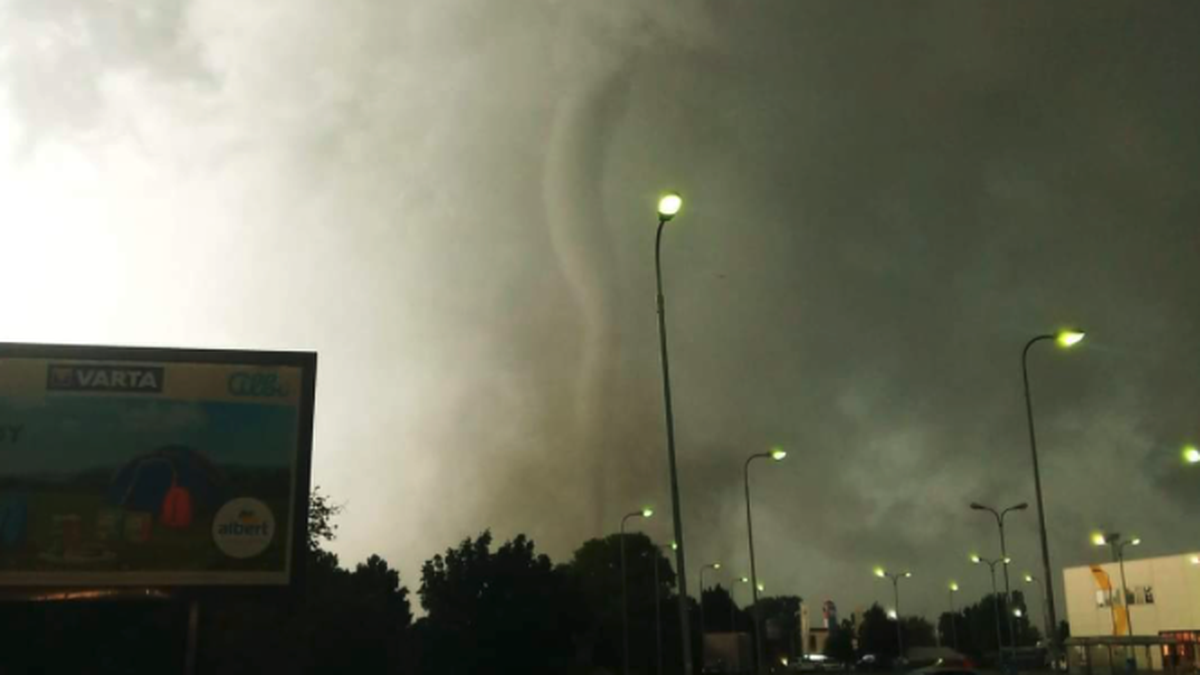 République Tchèque: une tornade meurtrière fait une centaine de blessés. watson