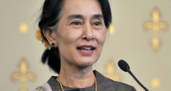 Aung San Suu Kyi spricht am 1. Dezember 2013 an der AIDS-Konferenz in Melbourne – und neu auch auf Wikipedia.