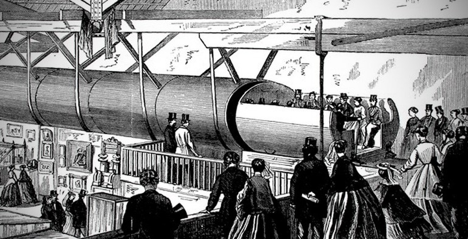 *So ähnlich kann man sich das vorstellen:&nbsp;Die Beach Pneumatic in New York beförderte zwischen 1870 und 1873 immerhin 400'000 Menschen. Der Waggon wurde mit Druckluft betrieben.