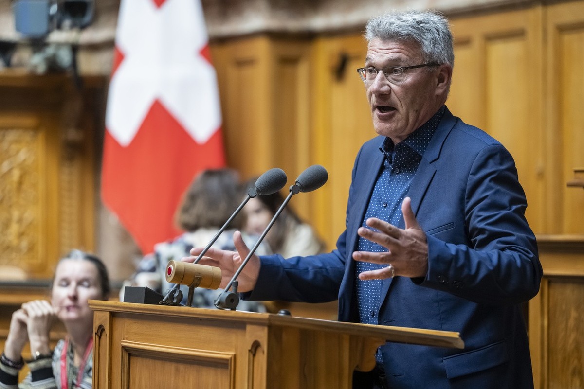 Pirmin Schwander, SVP-SZ, spricht zur Initiative "Fuer Freiheit und koerperliche Unversehrtheit" an der Sommersession der Eidgenoessischen Raete, am Mittwoch, 31. Mai 2023 im Nationalrat in  ...
