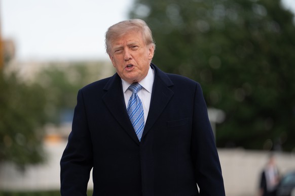 epa13258846 US President Donald Trump on the South Lawn as he arrives at the White House in Washington, DC, USA, 23 September 2026. One area where the two sides share a common interest is artificial i ...