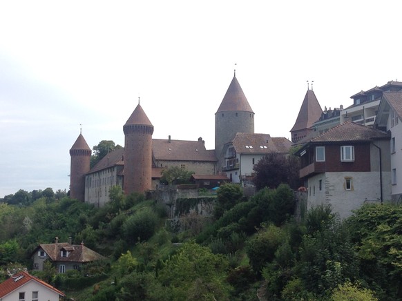 Das Schloss von Estavayer-le-Lac ist das Highlight der Etappe.