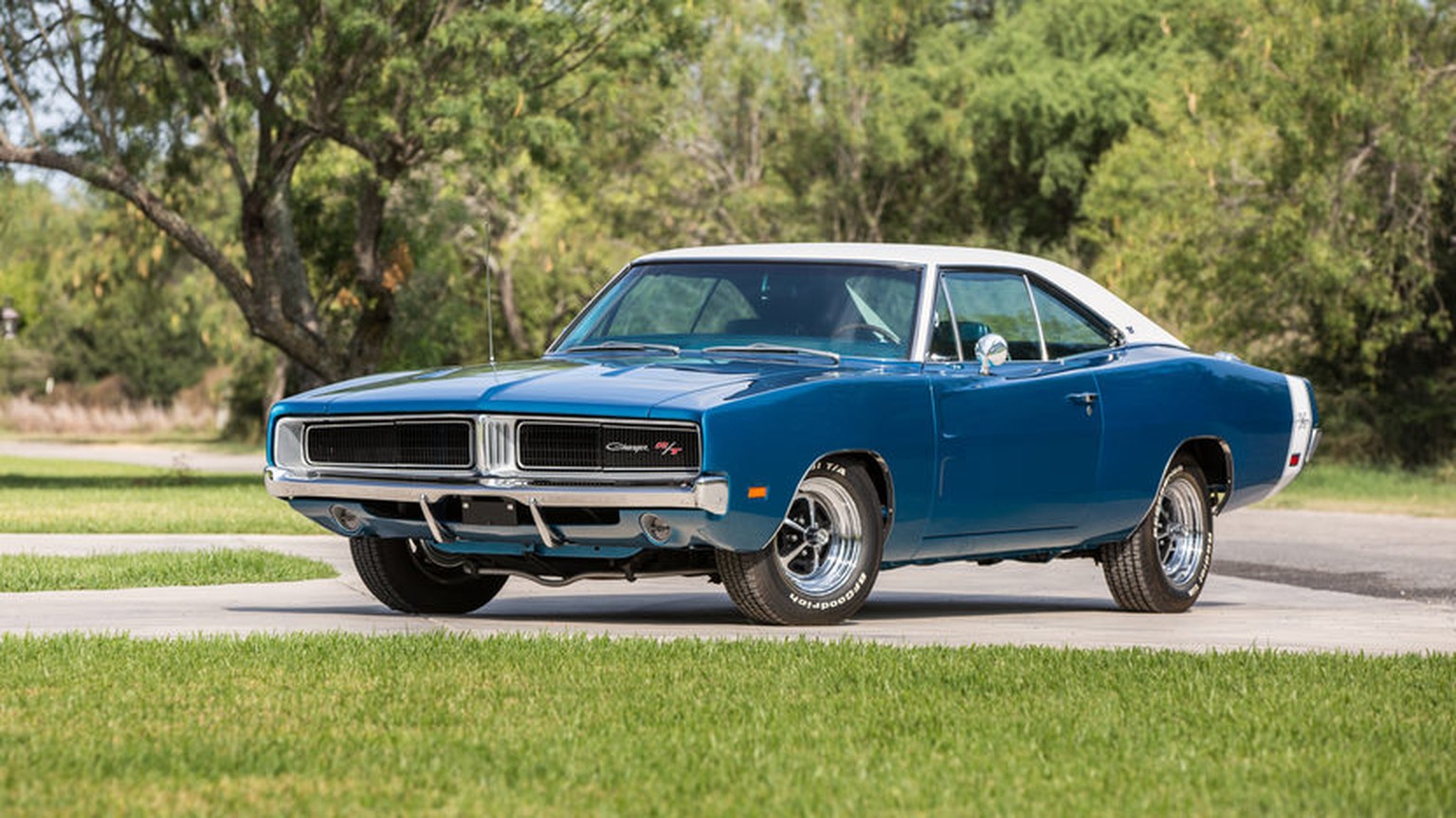 dodge charger r/t 1969 muscle car vintage retro auto motor USA https://www.mecum.com/lots/DA0917-310132/1969-dodge-charger-rt-se/