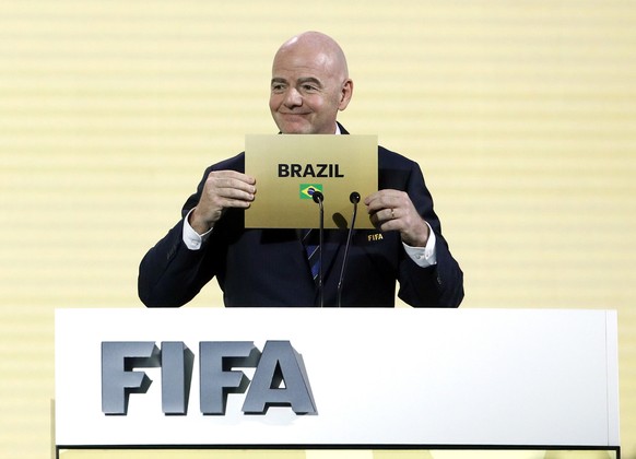 epaselect epa11347014 FIFA President Gianni Infantino announces Brazil as the winning country to host the 2027 Women's World Cup during the 74th FIFA Congress in Bangkok, Thailand, 17 May 2024. M ...