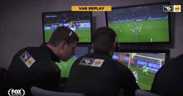 Die Video-Schiedsrichter schauen ganz genau hin.