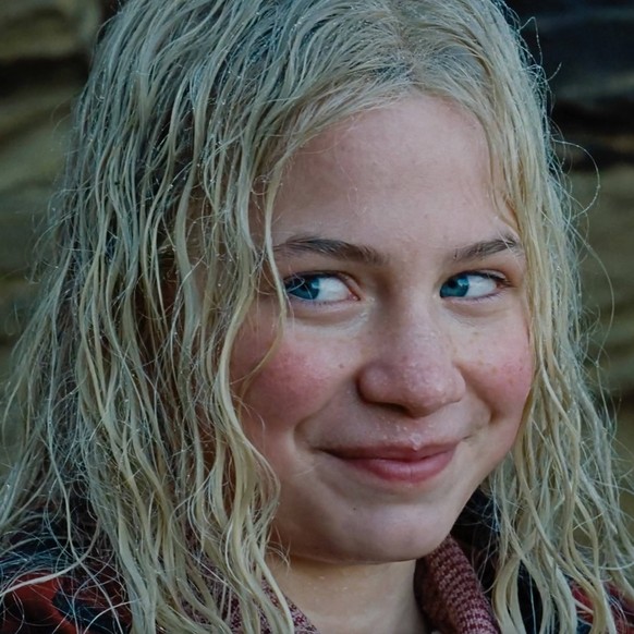 Charlotte Mellington UK. Charlotte Mellington in a scene from CWarner Bros new movie- Wuthering Heights 2026. Plot: A passionate and tumultuous love story set against the backdrop of the Yorkshire moo ...