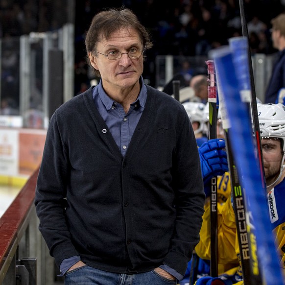 HC Davos Cheftrainer Arno Del Curto waehrend dem Eishockey-Meisterschaftsspiel der National League A zwischen den ZSC Lions und dem HC Davos am Sonntag, 25. November 2018, in Zuerich. (KEYSTONE/Patric ...