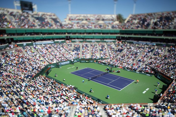 21.03.15; Indian Wells; Tennis - Indian Wells 2015; Roger Federer (SUI) gegen Milos Raonic (CAN) (Charles Baus/Zuma Press/freshfocus)