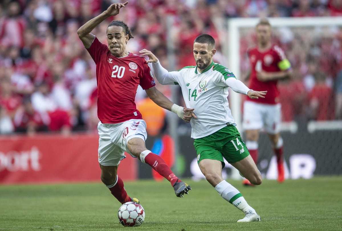 epa07633866 Denmark's Yussuf Yurary Poulsen (L) and Ireland's Aiden O'Brien during the UEFA EURO 2020 qualifying match between Denmark and Ireland in Copenhagen, Denmark, Friday, June 7 ...