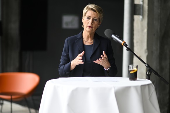 Bundesraetin Karin Keller-Sutter, aufgenommen am Freitag, 8. April 2022, in St. Gallen. Die Bundesraetin hatte die Medien zu einem informellen &quot;Werkstattgespraech&quot; eingeladen. (KEYSTONE/Gian ...