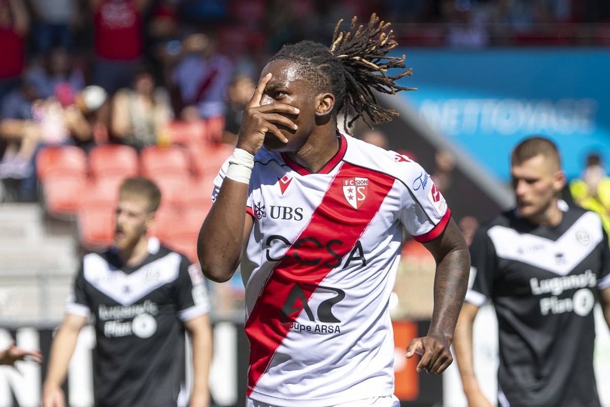 KEYPIX - Winsley Boteli (SIO), left, celebrates his goal after scoring the 1:1 during the Super League soccer match of Swiss Championship between FC Sion, SIO, and FC Lugano, LUG, at the Stade de Tour ...