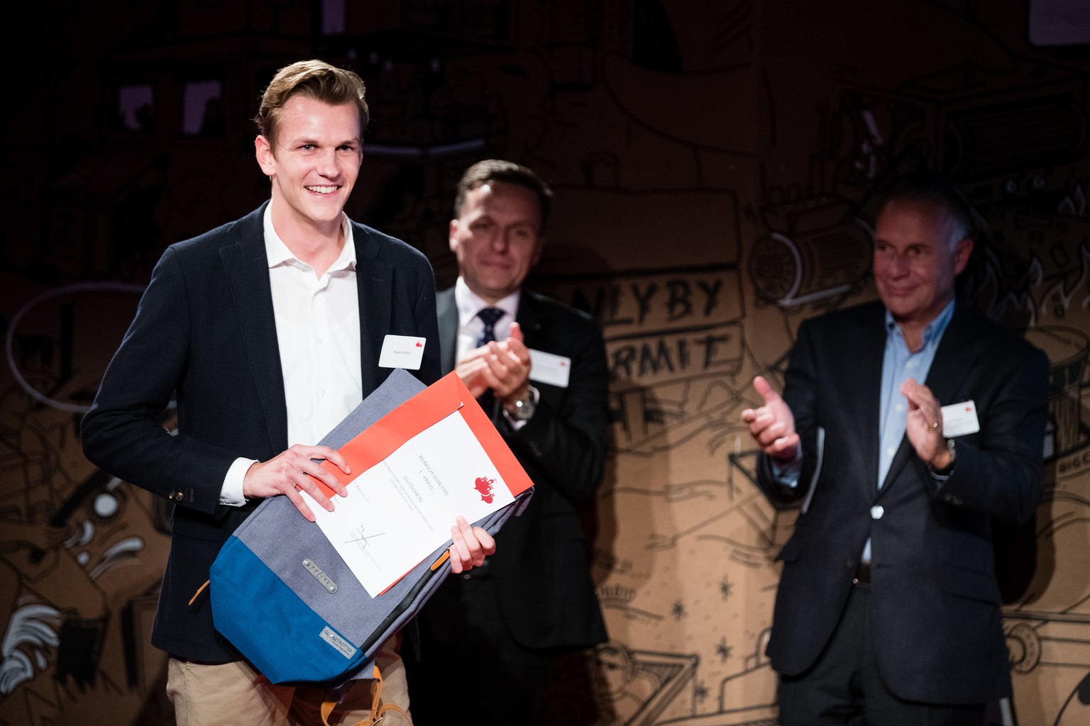 Der Gewinner Robin Roeoesli am Wunsch Schloss Event der von dem Swiss Venture Club und StrategieDialog21 organisiert wird, fotografiert am Mittwoch, 13. September 2017, im Schloss Thun in Thun. (PPR/M ...