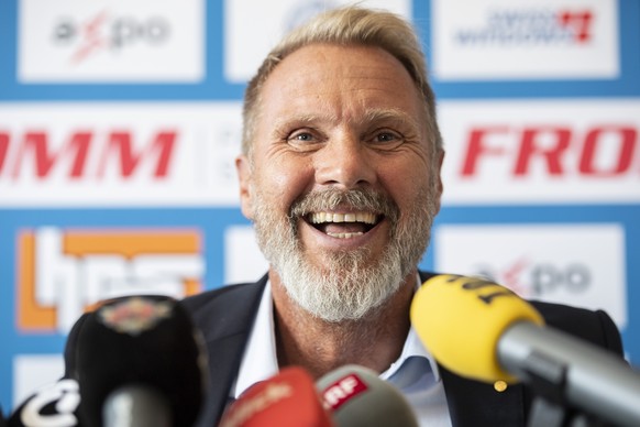 GC Trainer Thorsten Fink spricht an der Medienkonferenz am Dienstag 24, April 2018 in Niederhasli. (KEYSTONE/Ennio Leanza)