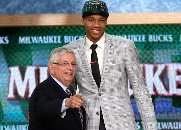 Antetokounmpo wird 2013 an 15. Stelle gedraftet.