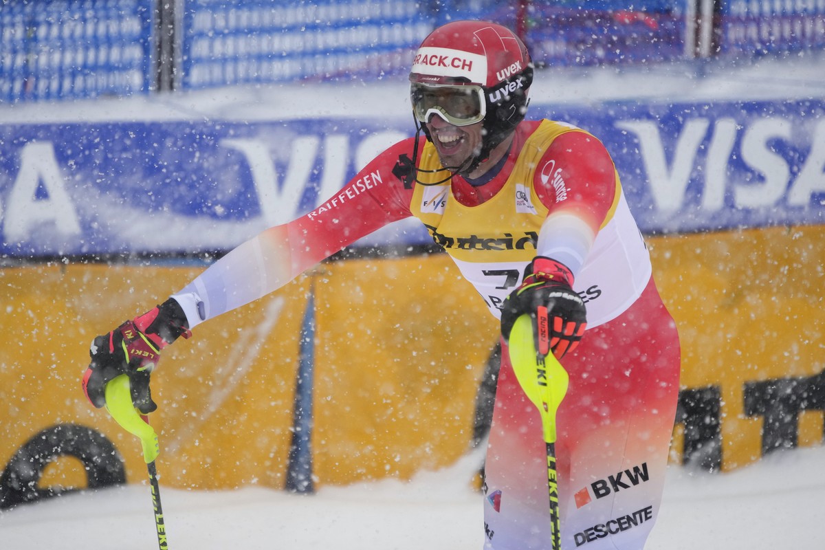 Switzerland's Ramon Zenhaeusern reacts after finishing a men's World Cup slalom skiing race, Sunday, Feb. 26, 2023, in Olympic Valley, Calif. (AP Photo/John Locher)