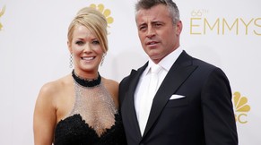 August 2014: Andrea Anders (39) und Matt LeBlanc (47) posieren auf dem roten Teppich der Emmys 2014.