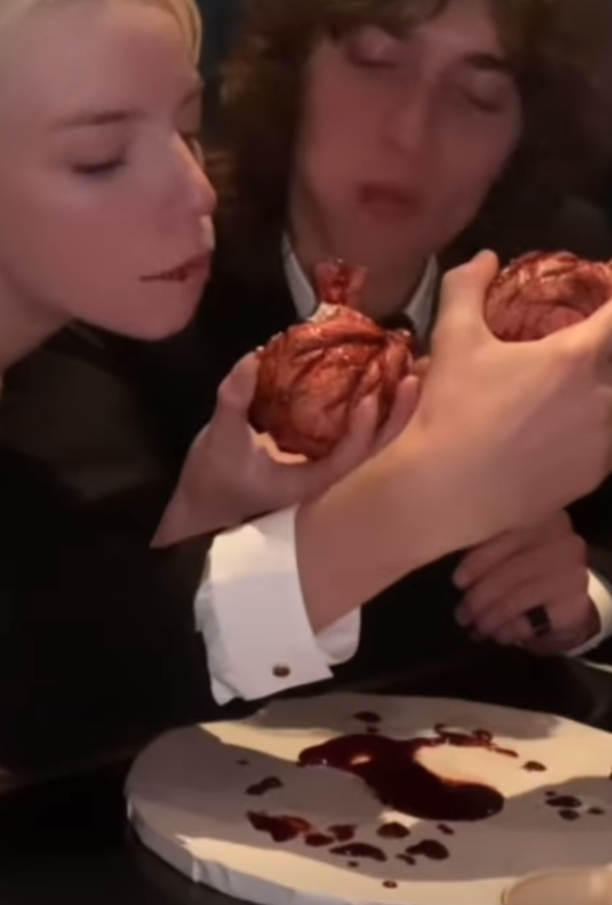 Hmm! Ça te plait chérie?
