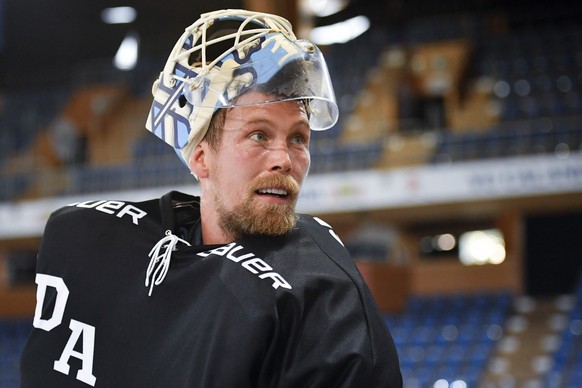 Torhueter Anders Lindbaeck, aufgenommen im Training des HC Davos, am Montag, 17. September 2018, in Davos. (KEYSTONE/Gian Ehrenzeller)