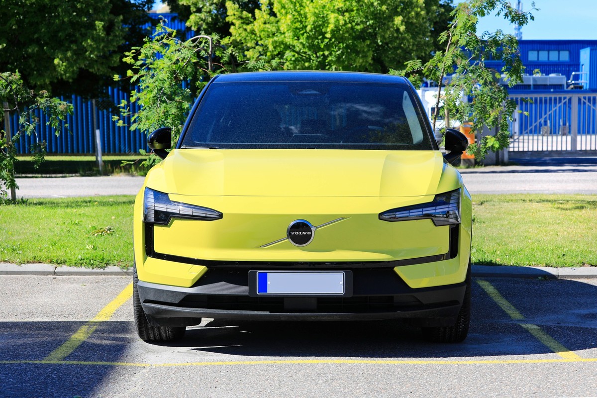 2024 Yellow Volvo EX30 Battery Electric SUV Parked 2024 Yellow Volvo EX30, a battery electric subcompact crossover SUV manufactured by Volvo Cars, parked at the dealership. Salo, FI. June 22, 2024. Co ...