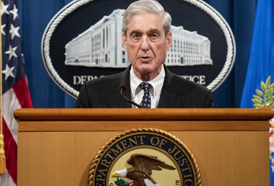 epaselect epa07610480 Special Counsel Robert Mueller speaks to the media about the results of the Russia investigation at the Justice Department in Washington, DC, USA, 29 May 2019. It is the first ti ...