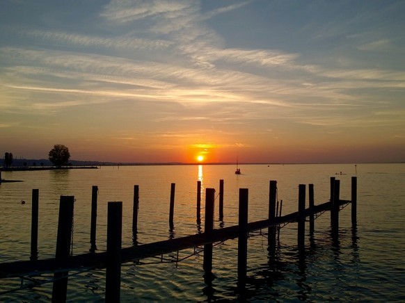tel: 
email: 
Sonnenuntergang im Hookipa Pub in Staad am Bodensee. I love it...

Von: