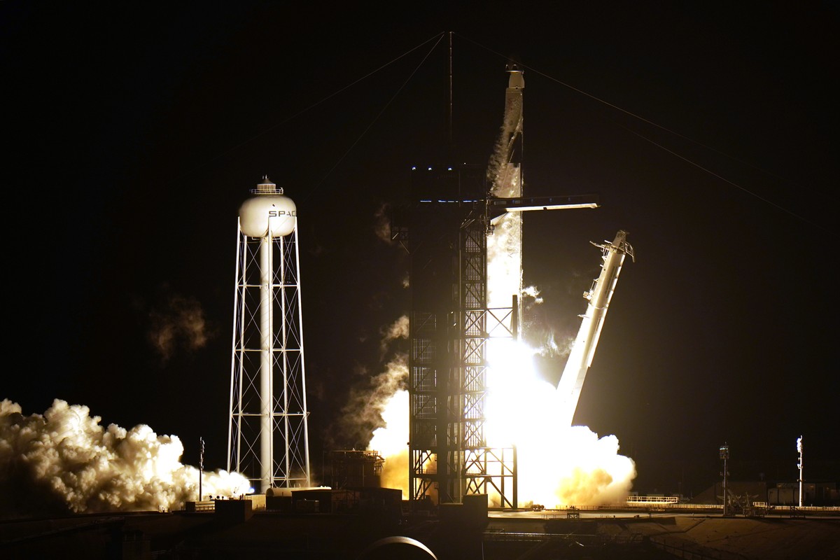 A SpaceX Falcon9 rocket, with the Crew Dragon capsule attached, lift's off from Kennedy Space Center's Launch Complex 39-A Sunday Nov. 15, 2020, in Cape Canaveral, Fla. Four astronauts are b ...