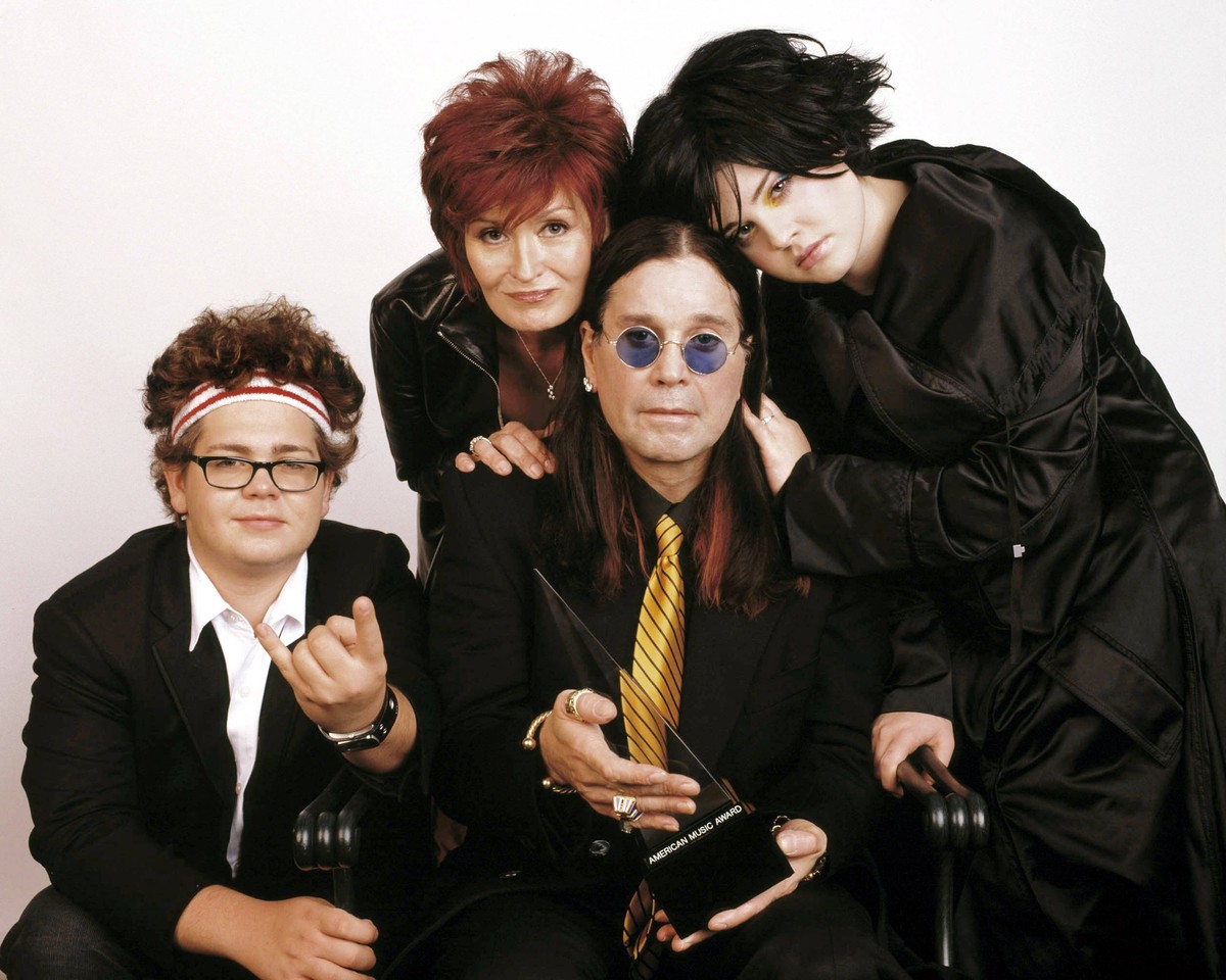 AMERICAN MUSIC AWARDS 2003, Hosted by The Osbournes Jack Osbourne, Sharon Osbourne, Ozzy Osbourne, Kelly Osbourne, 2003 Courtesy Everett Collection ACHTUNG AUFNAHMEDATUM GESCH�TZT PUBLICATIONxINxGERxS ...