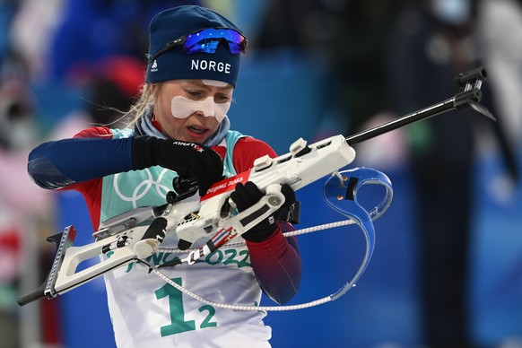 epa09729258 Tiril Eckhoff of Norway in action during the Biathlon Mixed Relay at the Zhangjiakou National Biathlon Centre at the Beijing 2022 Olympic Games, Zhangjiakou, China, 05 February 2022. EPA/F ...