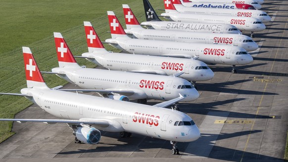Parked planes of the airline Swiss at the airport in Duebendorf, Switzerland on Monday, 23 March 2020. The bigger part of the Swiss airplanes are not in use due to the outbreak of the coronavirus. (KE ...